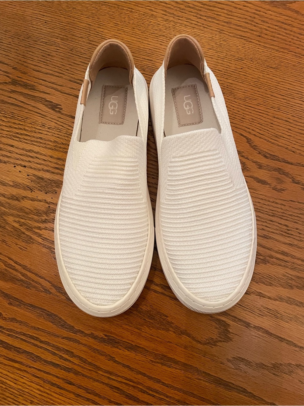 UGG NEW Without Tag Women’s White Slip-On Knit Sneakers